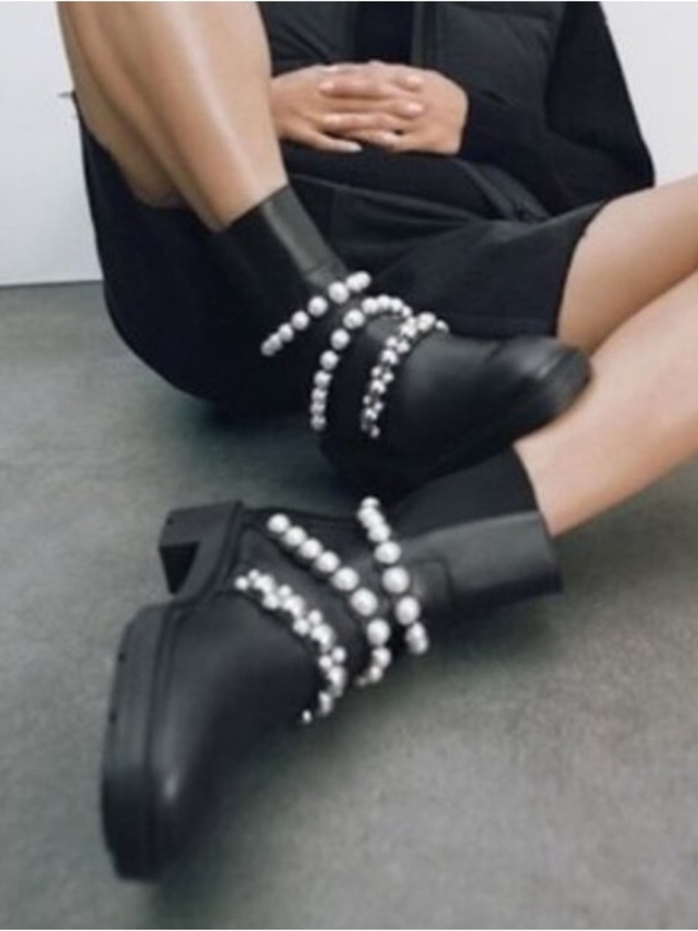 Zara Women 37/6.5 Grunge Biker Leather Pearl Strap Low Heel Ankle Boots FLAWED